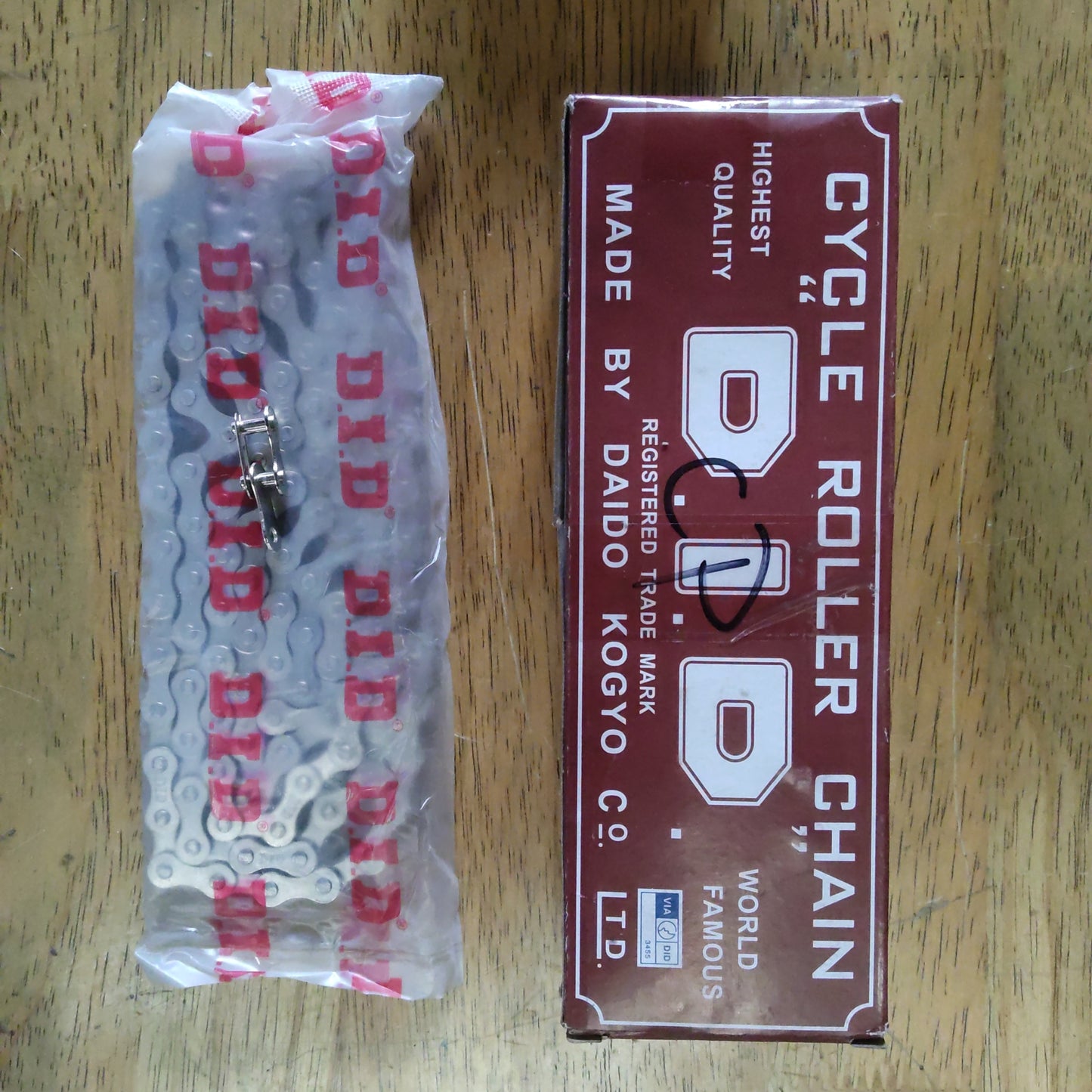 D.I.D. BMX & Single Speed Chains (1/2 x 1/8, 96L & 114L)