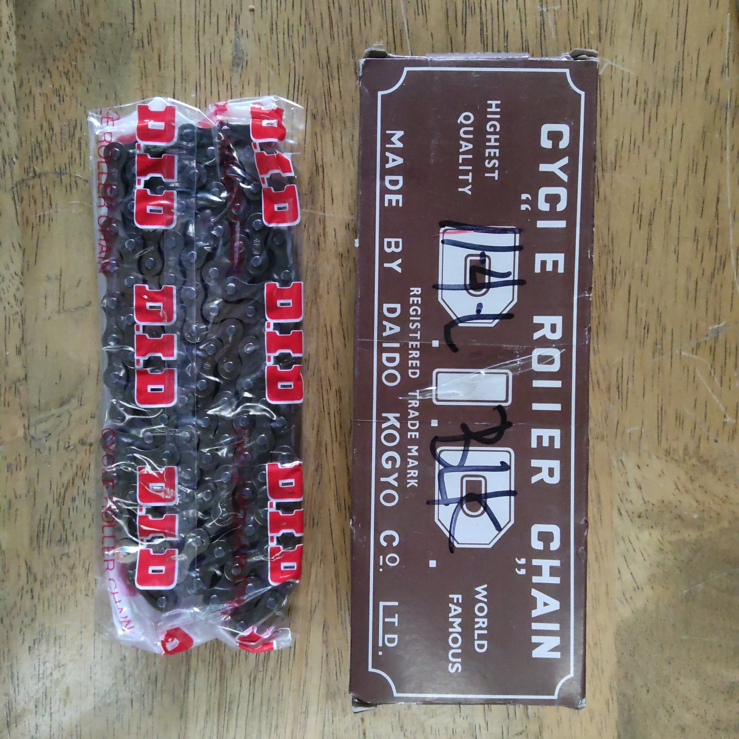D.I.D. BMX & Single Speed Chains (1/2 x 1/8, 96L & 114L)