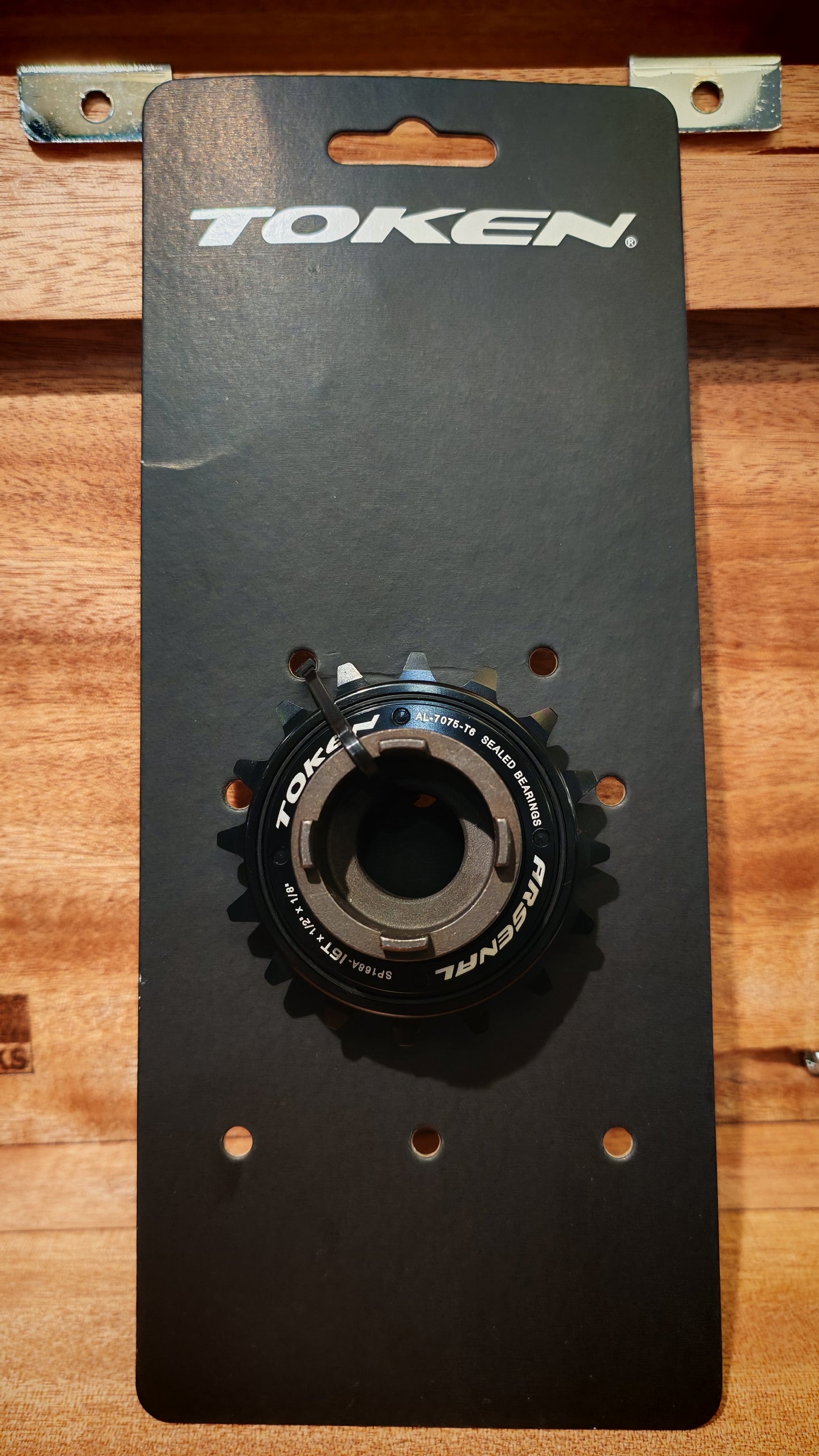 Token Shark Bite Single Speed Freewheel 16T with Four Spline Freewheel Tool