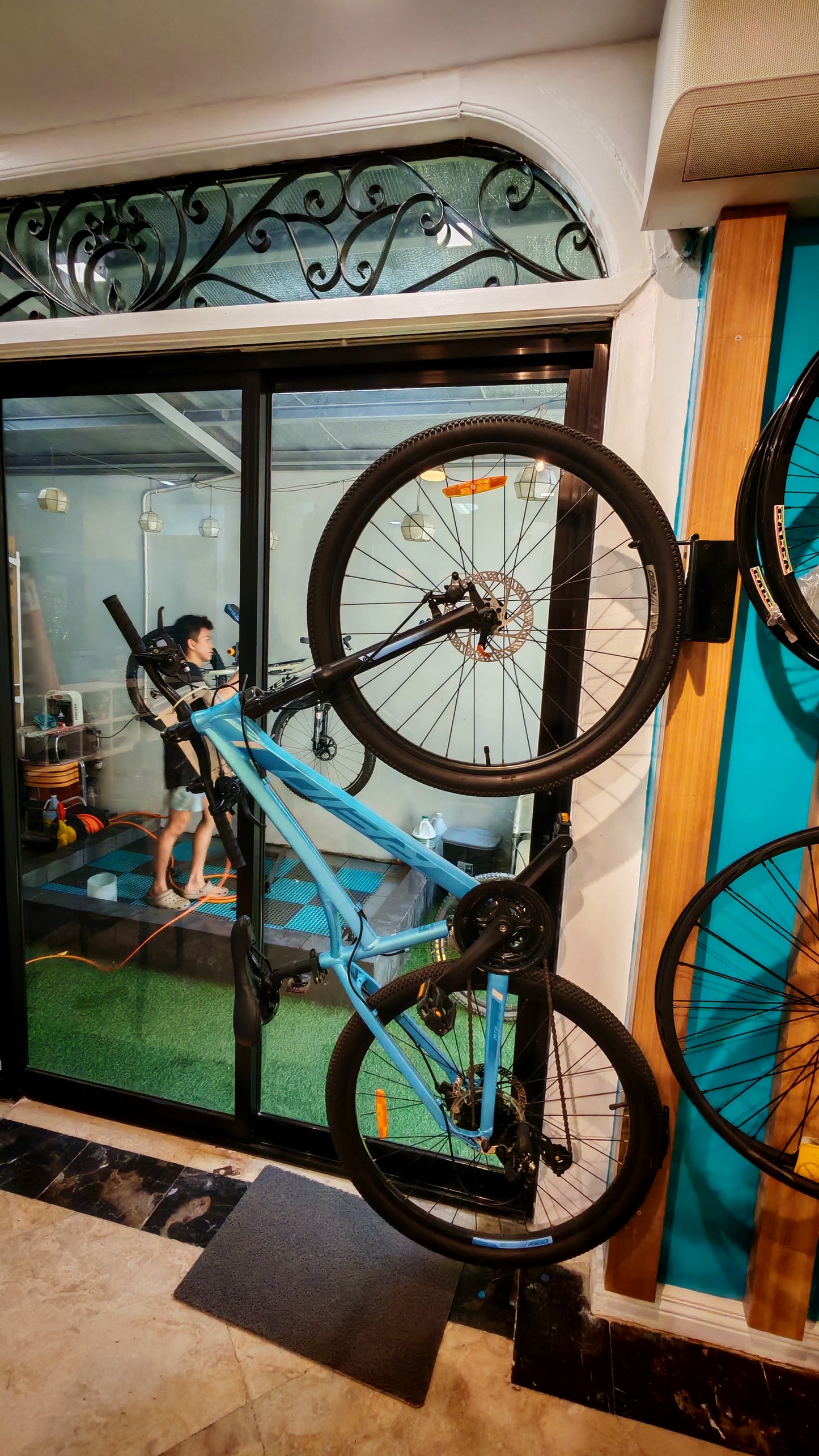 Feedback Sports Velo Hinge Pivoting Bike Storage Hook