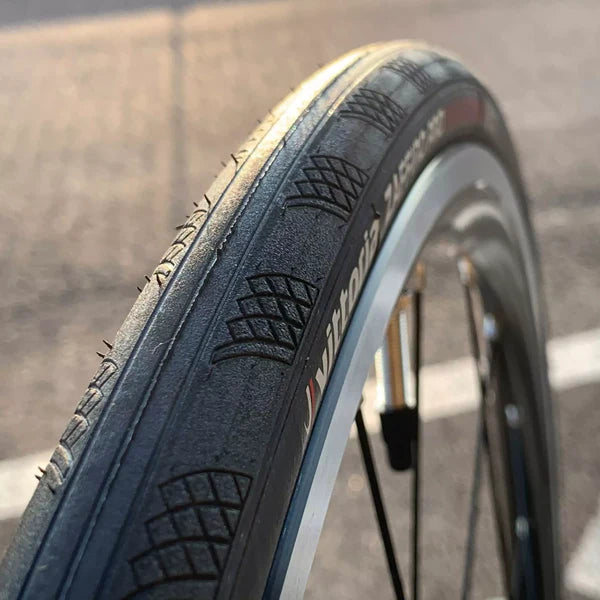 Vittoria Zaffiro Pro Road Tire 700 x 25c (Folding Bead) - Full Black