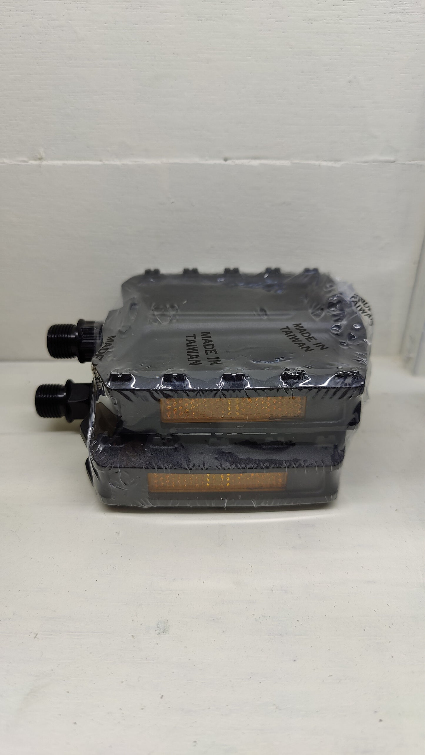 VP-537 Alloy Pedals w/ Reflectors (Made in Taiwan)