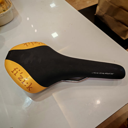 Fizik Antares K:ium Rail Road Saddle (189g, Chamelelon/Medium Position, 245 x 141mm)