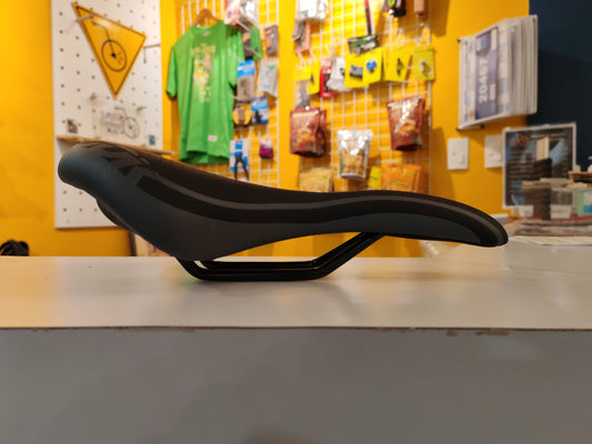DDK DD3733 Snake Gravel Saddle w/ Cut-out (274 x 157mm)