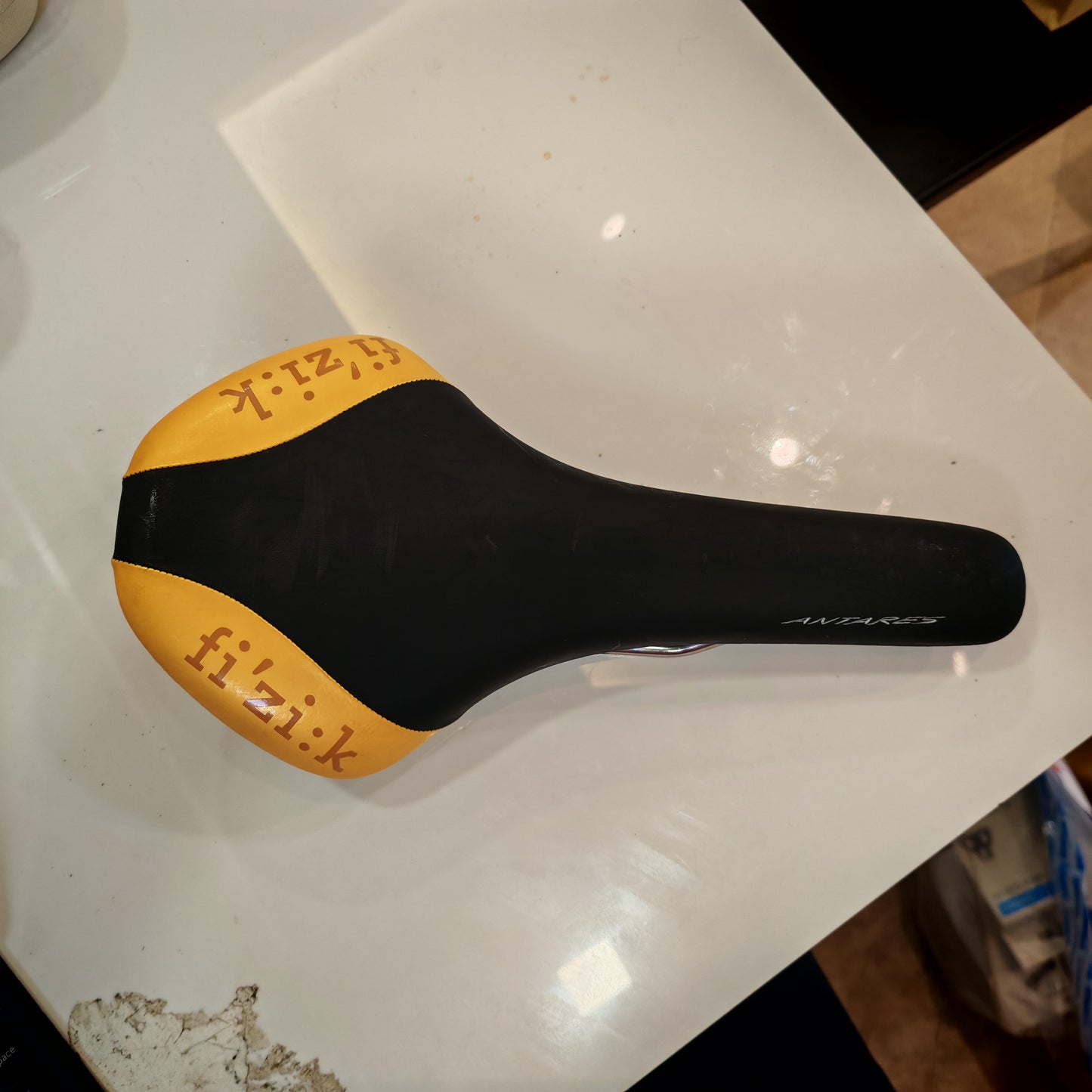 Fizik Antares K:ium Rail Road Saddle (189g, Chamelelon/Medium Position, 245 x 141mm)