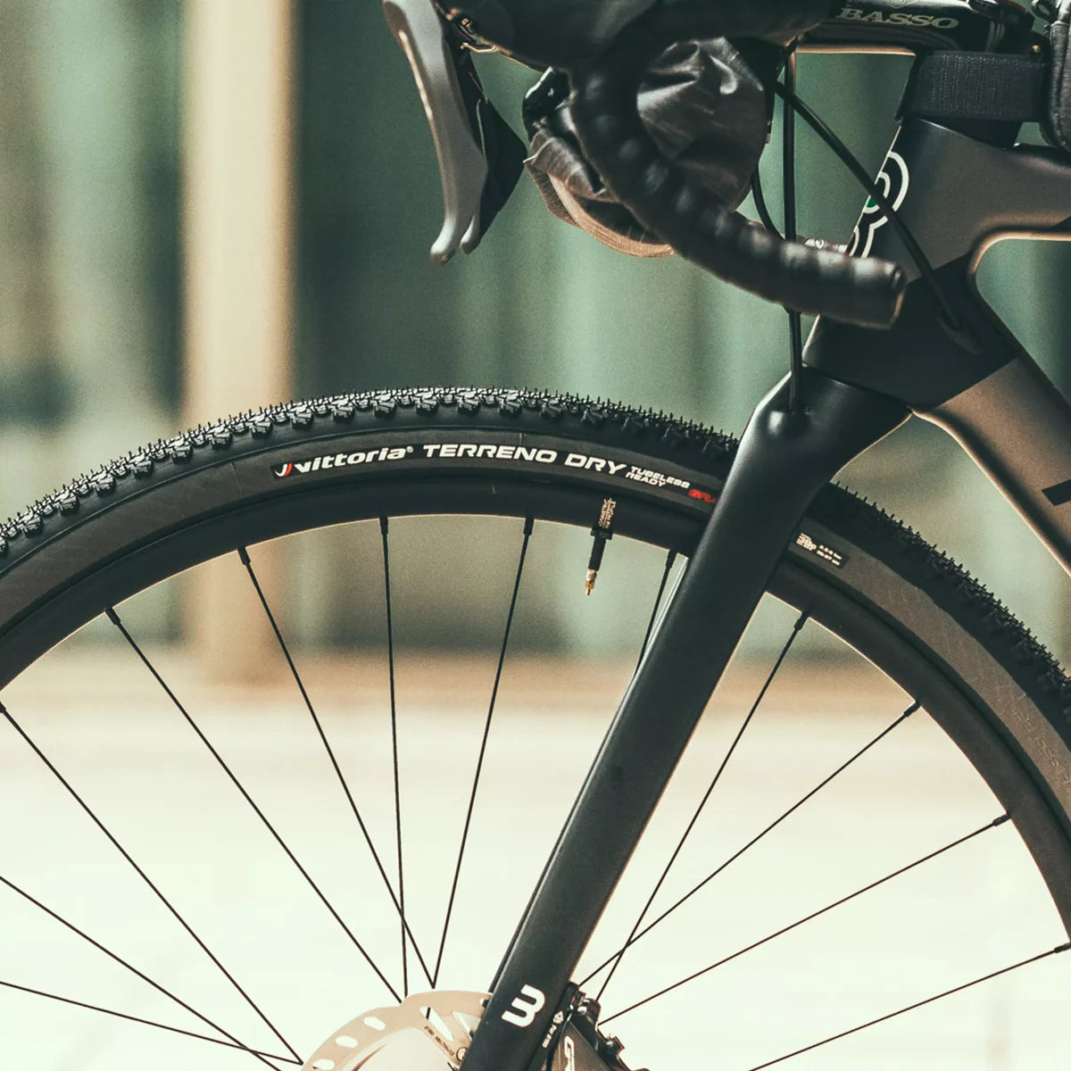 Vittoria Terreno Dry Gravel Endurance Tires 700 x 35c - Black / Anthracite